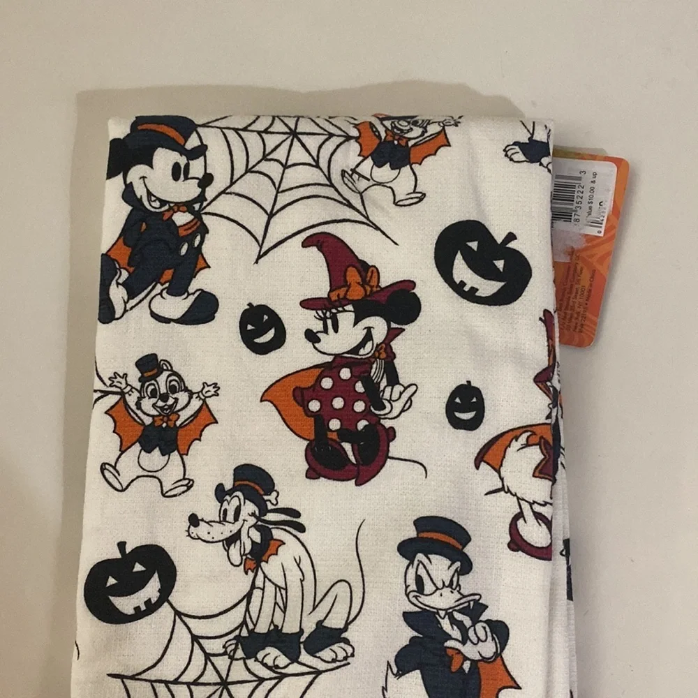 NWT disney 2 pc kitchen towels